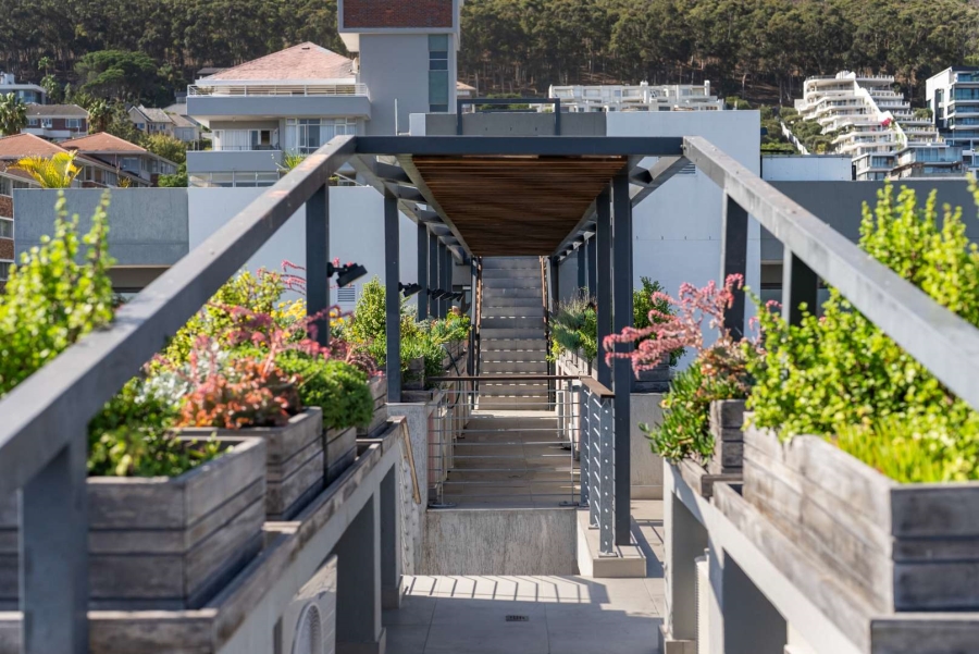 To Let 2 Bedroom Property for Rent in Sea Point Western Cape